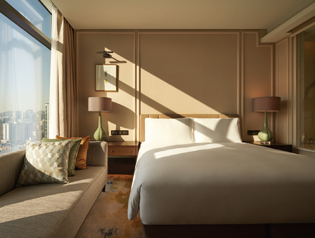 남산의 사계절을 담아 재개장한 호텔